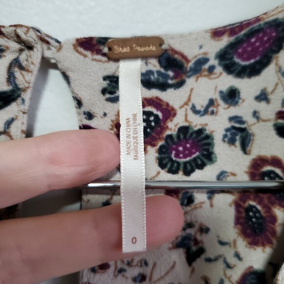 FREE PEOPLE Some Like It Hot Floral Jumpsuit Long Sleeve Deep V-Neck Women's 0 - Picture 11 of 16